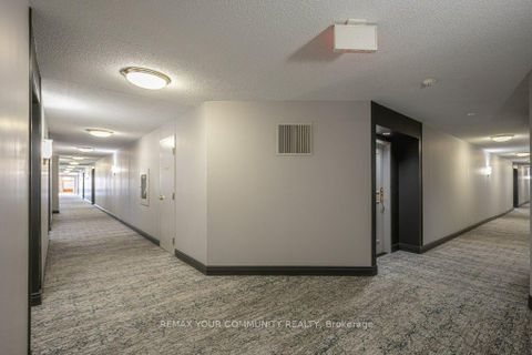 Photo 7 at 109 - 2500 Rutherford Road, Maple, Vaughan