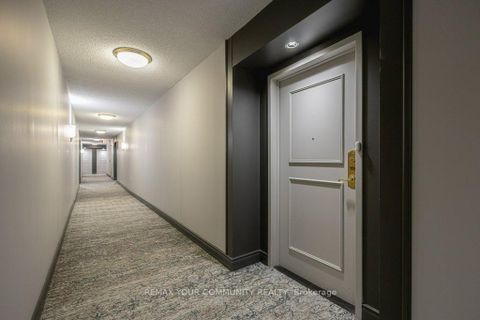 Photo 8 at 109 - 2500 Rutherford Road, Maple, Vaughan