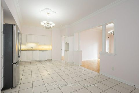 Photo 15 at 109 - 2500 Rutherford Road, Maple, Vaughan