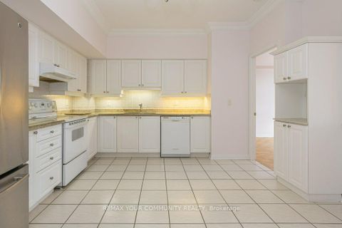 Photo 16 at 109 - 2500 Rutherford Road, Maple, Vaughan