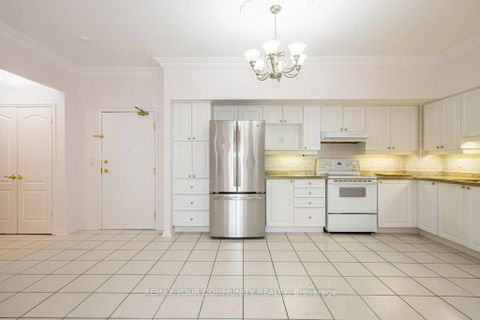 Photo 17 at 109 - 2500 Rutherford Road, Maple, Vaughan