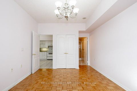 Photo 22 at 109 - 2500 Rutherford Road, Maple, Vaughan