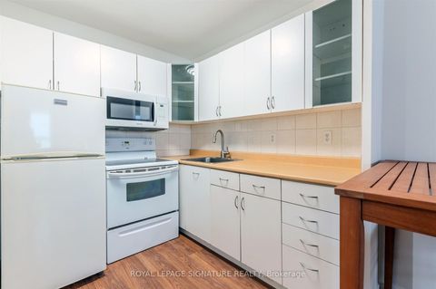 Photo 7 at 2108 - 40 Homewood Avenue, South St. James Town, Toronto