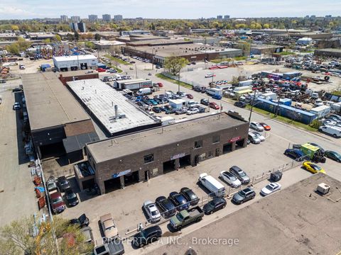 Photo 2 at 20 Sherry Road, Birchmount, Toronto