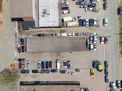 Photo 3 at 20 Sherry Road, Birchmount, Toronto