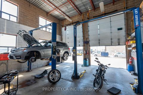 Photo 5 at 20 Sherry Road, Birchmount, Toronto