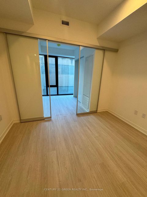 Photo 2 at 411 - 195 McCaul Street, Chinatown, Toronto