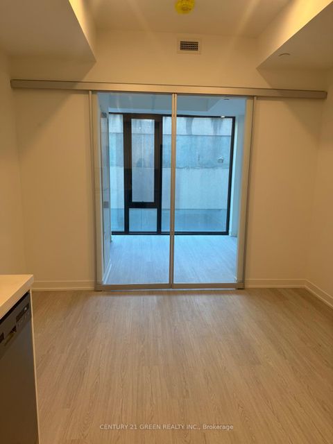 Photo 3 at 411 - 195 McCaul Street, Chinatown, Toronto