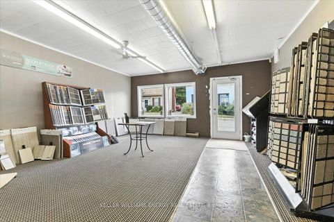 Photo 3 at 174 Mary Street N, O'Neill, Oshawa