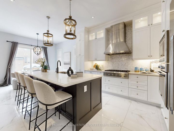 Photo 7 at 39 Giardina Crescent, Bayview Hill, Richmond Hill