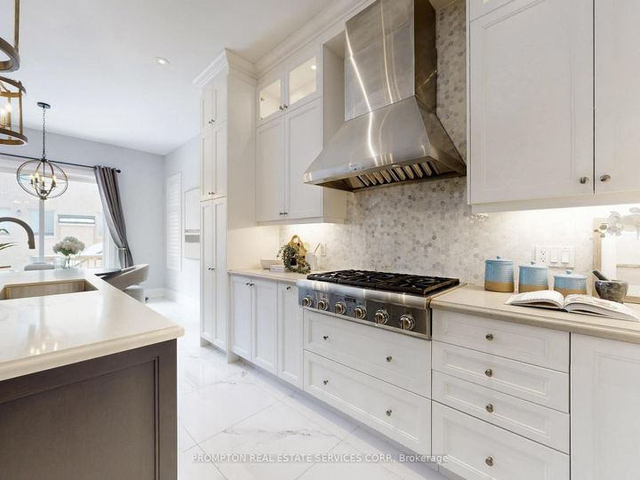 Photo 8 at 39 Giardina Crescent, Bayview Hill, Richmond Hill