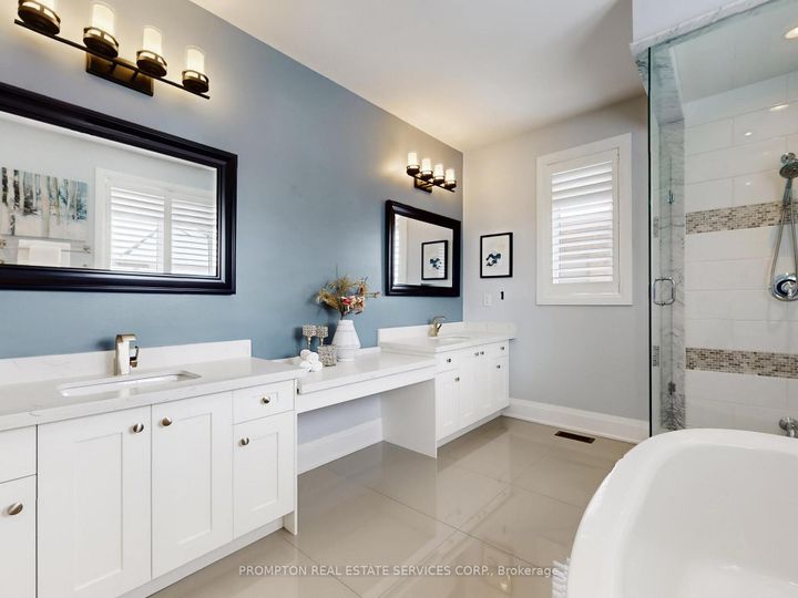 Photo 26 at 39 Giardina Crescent, Bayview Hill, Richmond Hill