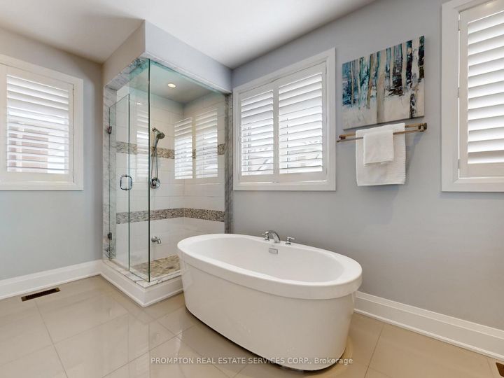 Photo 27 at 39 Giardina Crescent, Bayview Hill, Richmond Hill