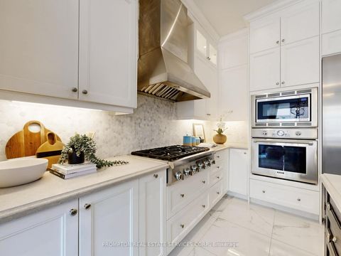 Photo 10 at 39 Giardina Crescent, Bayview Hill, Richmond Hill