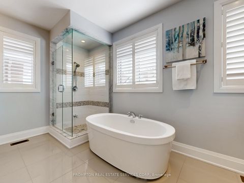 Photo 27 at 39 Giardina Crescent, Bayview Hill, Richmond Hill