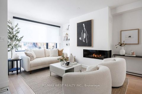 Photo 4 at 424 Clendenan Avenue, Junction Area, Toronto