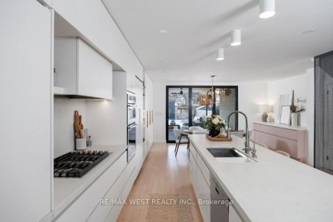 Photo 8 at 424 Clendenan Avenue, Junction Area, Toronto