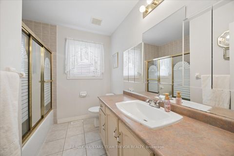 Photo 13 at 9 Ivygreen Road, Historic Lakeshore Communities, Georgina