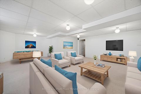 Photo 16 at 9 Ivygreen Road, Historic Lakeshore Communities, Georgina