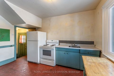 Photo 8 at 64 Heathdale Road, Cedarvale, Toronto