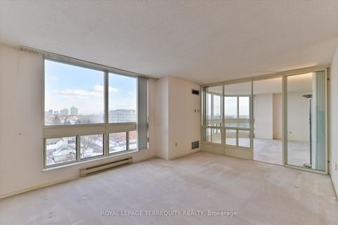 Photo 13 at 907 - 5 Kenneth Avenue, Willowdale East, Toronto