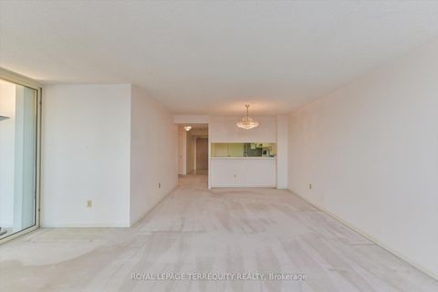 Photo 14 at 907 - 5 Kenneth Avenue, Willowdale East, Toronto