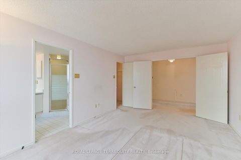 Photo 16 at 907 - 5 Kenneth Avenue, Willowdale East, Toronto