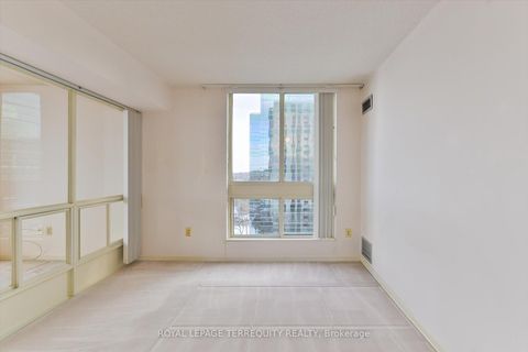 Photo 22 at 907 - 5 Kenneth Avenue, Willowdale East, Toronto