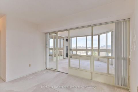 Photo 23 at 907 - 5 Kenneth Avenue, Willowdale East, Toronto