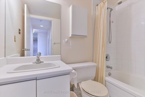 Photo 24 at 907 - 5 Kenneth Avenue, Willowdale East, Toronto