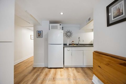 Photo 13 at 362 Mortimer Avenue, East York, Toronto