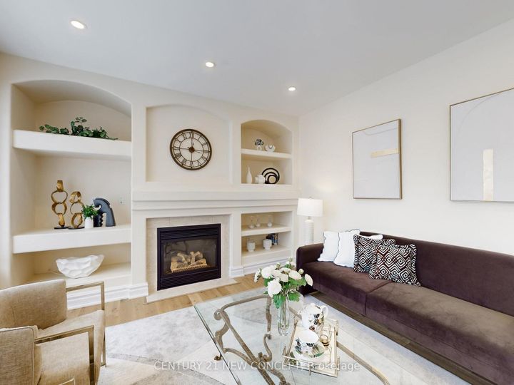 Photo 9 at 2208 Glengrove Crescent, WT West Oak Trails, Oakville