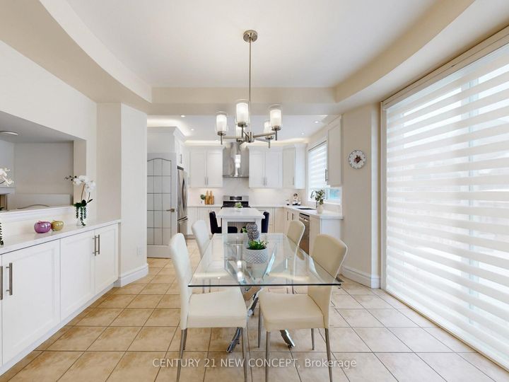 Photo 17 at 2208 Glengrove Crescent, WT West Oak Trails, Oakville