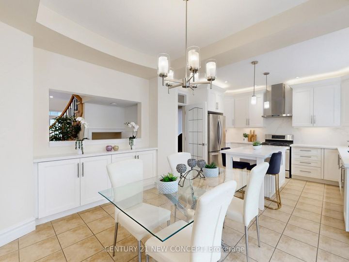 Photo 18 at 2208 Glengrove Crescent, WT West Oak Trails, Oakville