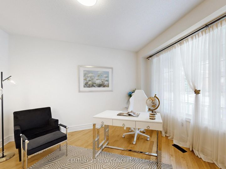 Photo 24 at 2208 Glengrove Crescent, WT West Oak Trails, Oakville