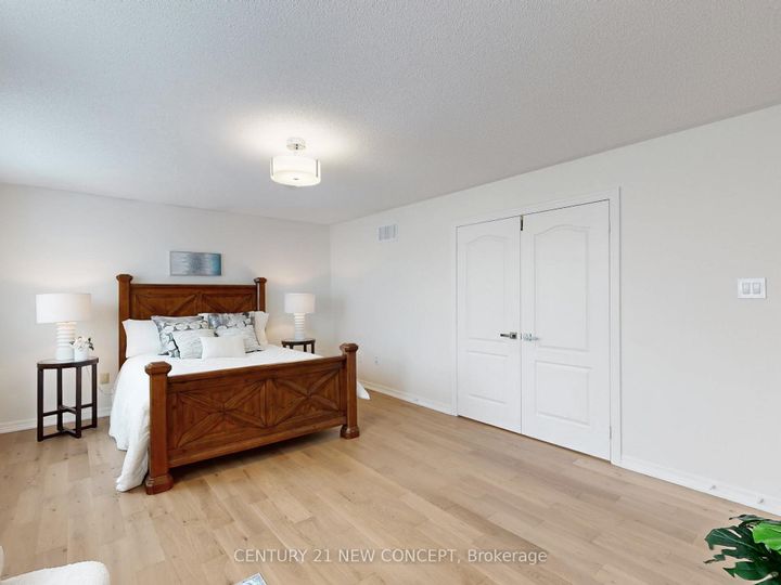 Photo 33 at 2208 Glengrove Crescent, WT West Oak Trails, Oakville