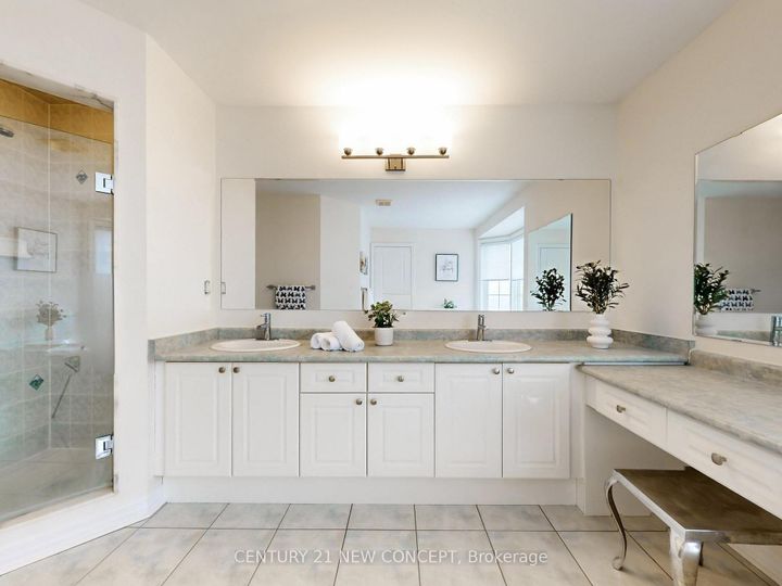 Photo 35 at 2208 Glengrove Crescent, WT West Oak Trails, Oakville