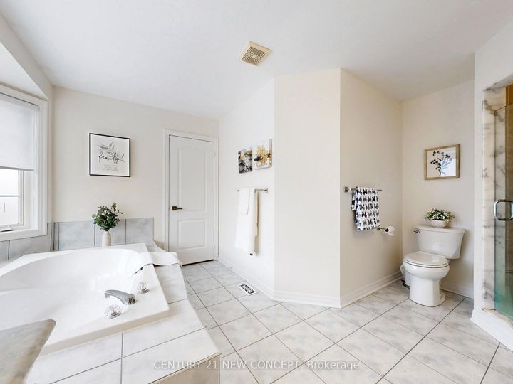 Photo 37 at 2208 Glengrove Crescent, WT West Oak Trails, Oakville