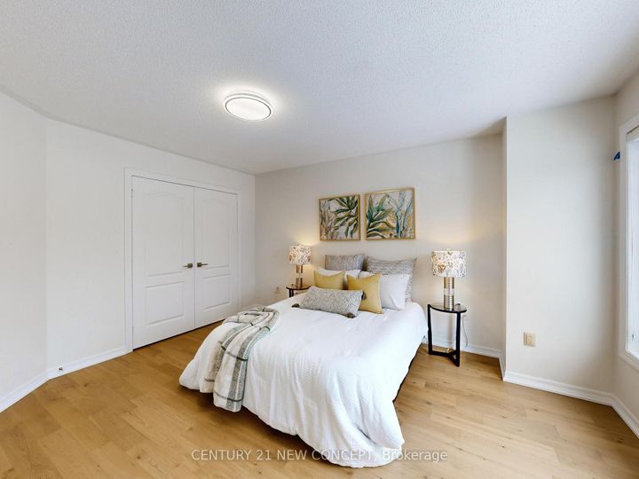 Photo 40 at 2208 Glengrove Crescent, WT West Oak Trails, Oakville