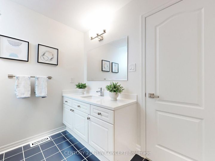 Photo 46 at 2208 Glengrove Crescent, WT West Oak Trails, Oakville