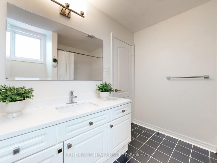 Photo 47 at 2208 Glengrove Crescent, WT West Oak Trails, Oakville