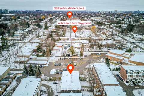 Photo 5 at 2 - 54 Mcbride Lane, Willowdale West, Toronto