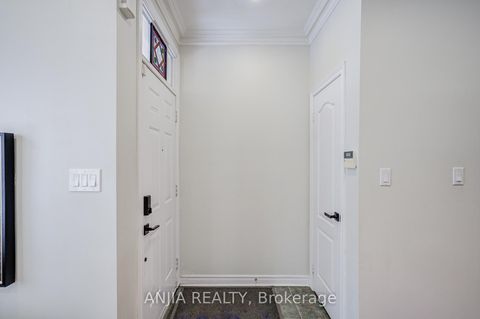 Photo 7 at 2 - 54 Mcbride Lane, Willowdale West, Toronto