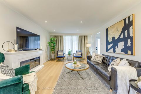 Photo 8 at 7 Ivybridge Drive, West Deane, Toronto