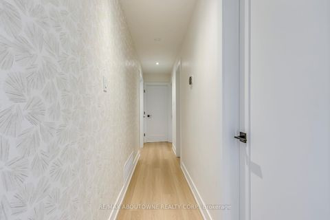 Photo 17 at 7 Ivybridge Drive, West Deane, Toronto