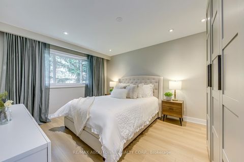 Photo 18 at 7 Ivybridge Drive, West Deane, Toronto