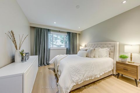 Photo 19 at 7 Ivybridge Drive, West Deane, Toronto