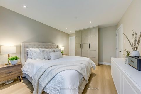 Photo 20 at 7 Ivybridge Drive, West Deane, Toronto