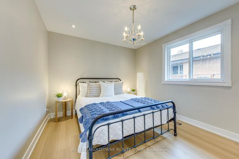 Photo 23 at 7 Ivybridge Drive, West Deane, Toronto