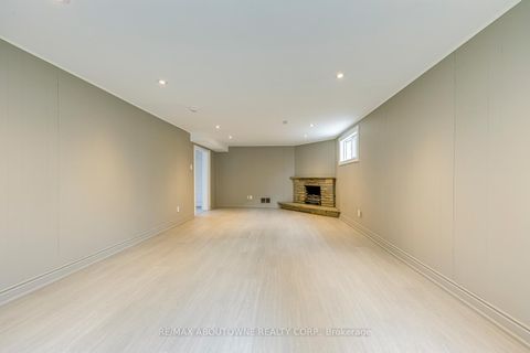 Photo 32 at 7 Ivybridge Drive, West Deane, Toronto